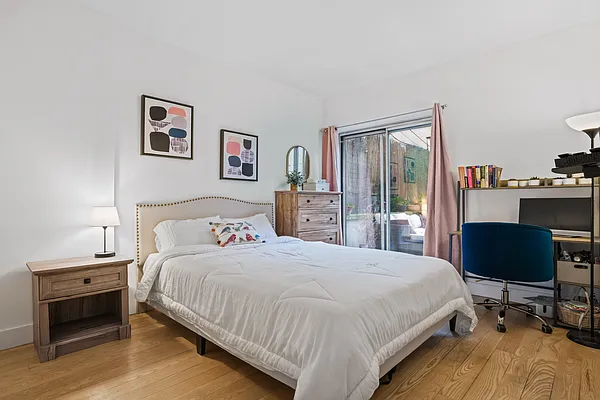 Sold by Compass | media 5