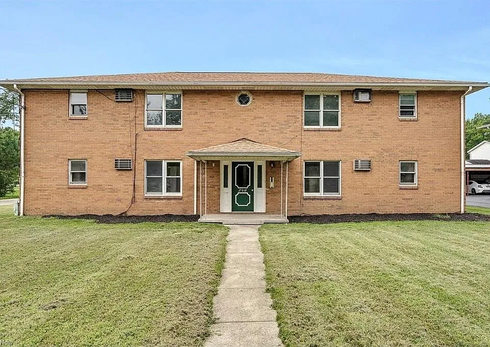 895 Cook Ave #2