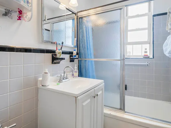 67-40 Booth Street image 4 of 4