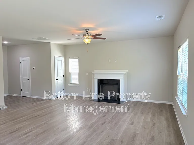 9016 Stoney Waters Ct — Photo 4