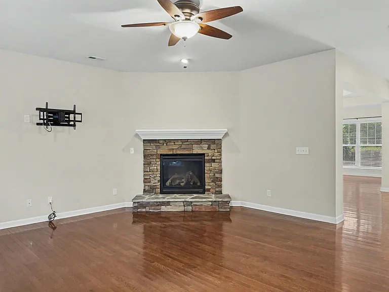 9403 Segundo Ln — Photo 10