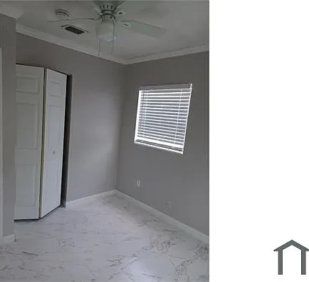 561 NW 21st Ct — Photo 2