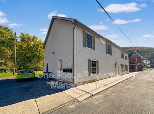 16 Arch St, Mill Hall, PA 17751