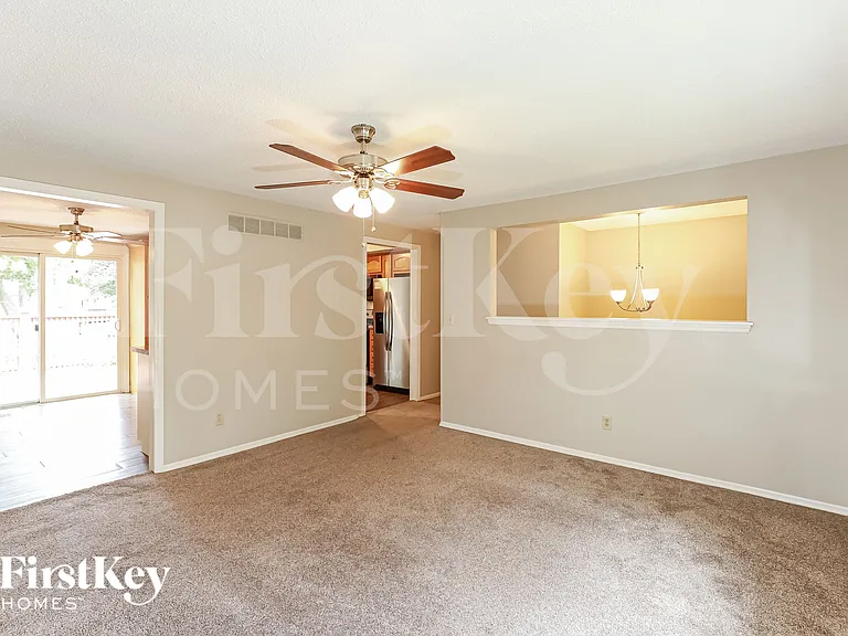 1111 Owen Dr — Photo 3