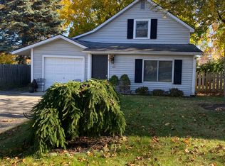 1831 Beechmont St, Keego Harbor, MI 48320