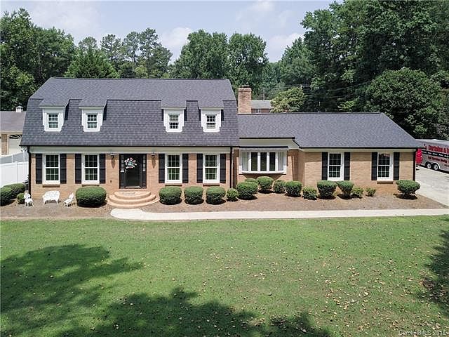 1st image of 7045 Old Oak Ln