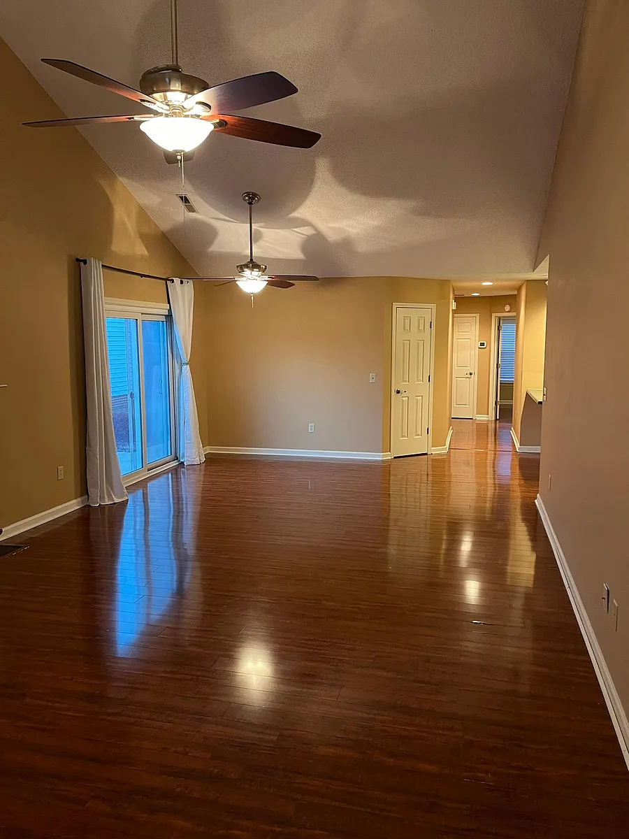 Front Door View of Great Room - 207 Cobblestone Trce