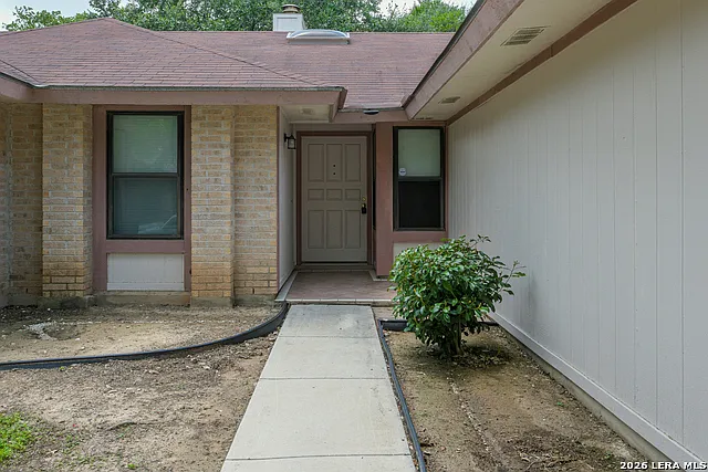 3 bed, 2.0 bath, 1531 sqft, $1,700 — Photo 2