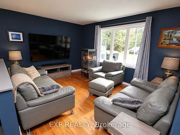 2nd image of 4655 Northfield Rd