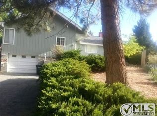 726 Oriole Rd, Wrightwood, CA 92397