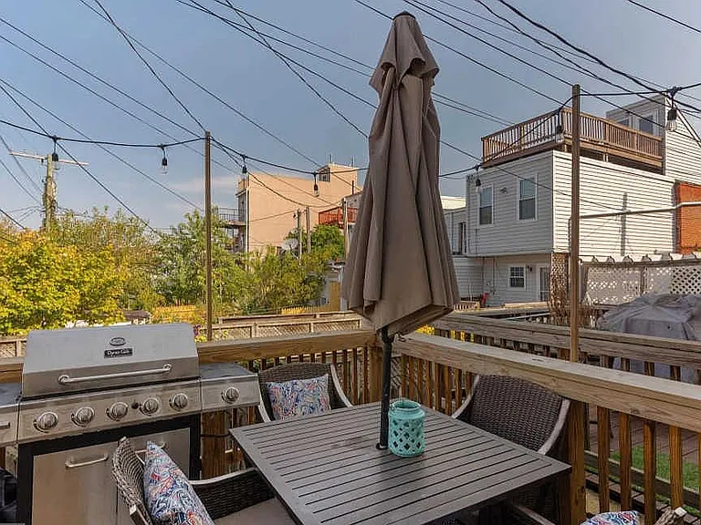 102 E Randall St — Photo 11