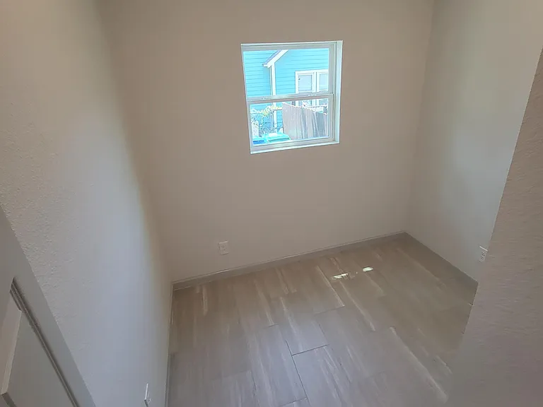 647 Hammond Ave #101 — Photo 14