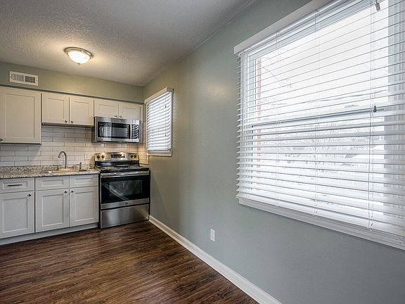 3rd image of 4117 Warwick Blvd APT 12
