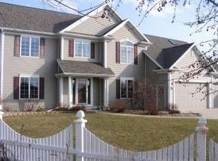 4141 S Woodendale Way, Appleton, WI 54915