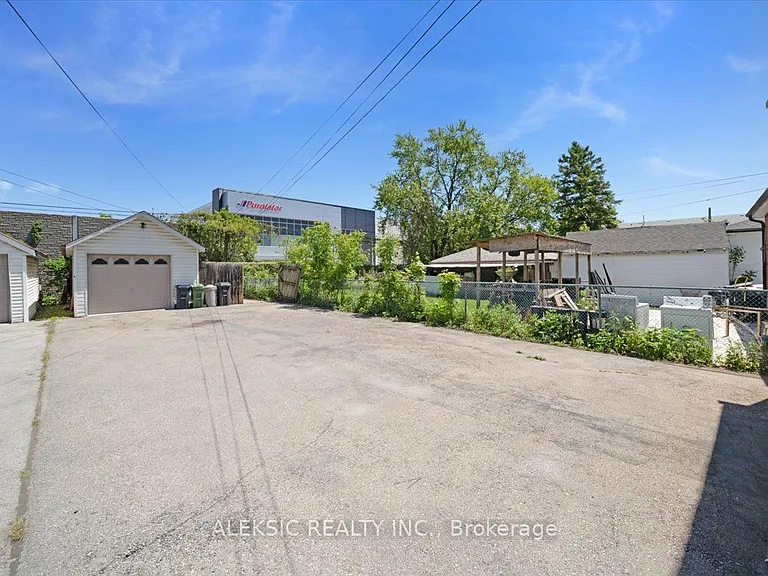 179 Thirtieth St — Photo 32