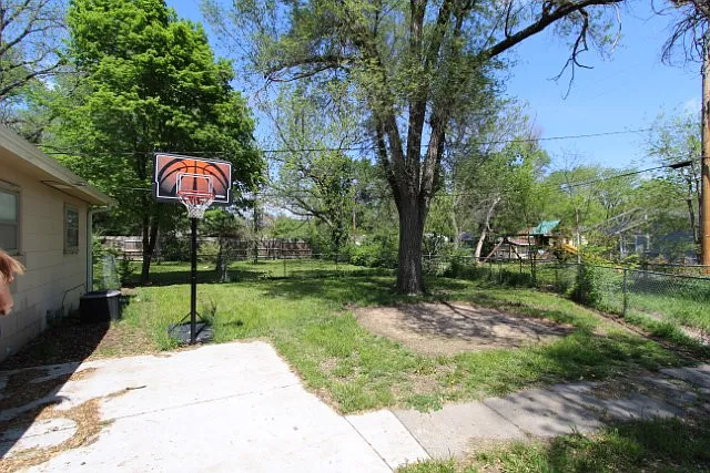 1221 Fair St — Photo 16