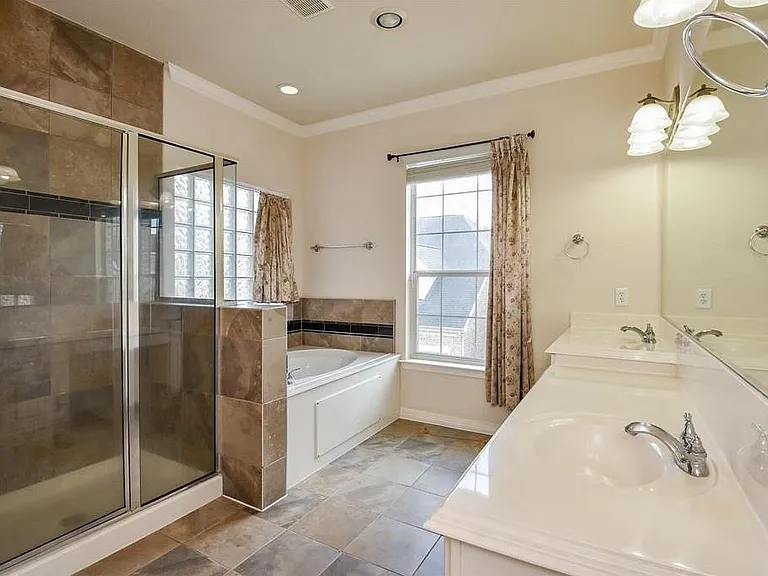 3206 Holly Crossing Dr — Photo 23