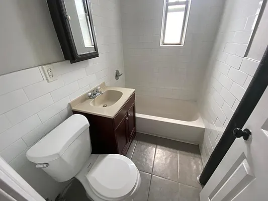 Rented by Premier Metro Realty Corp | media 16