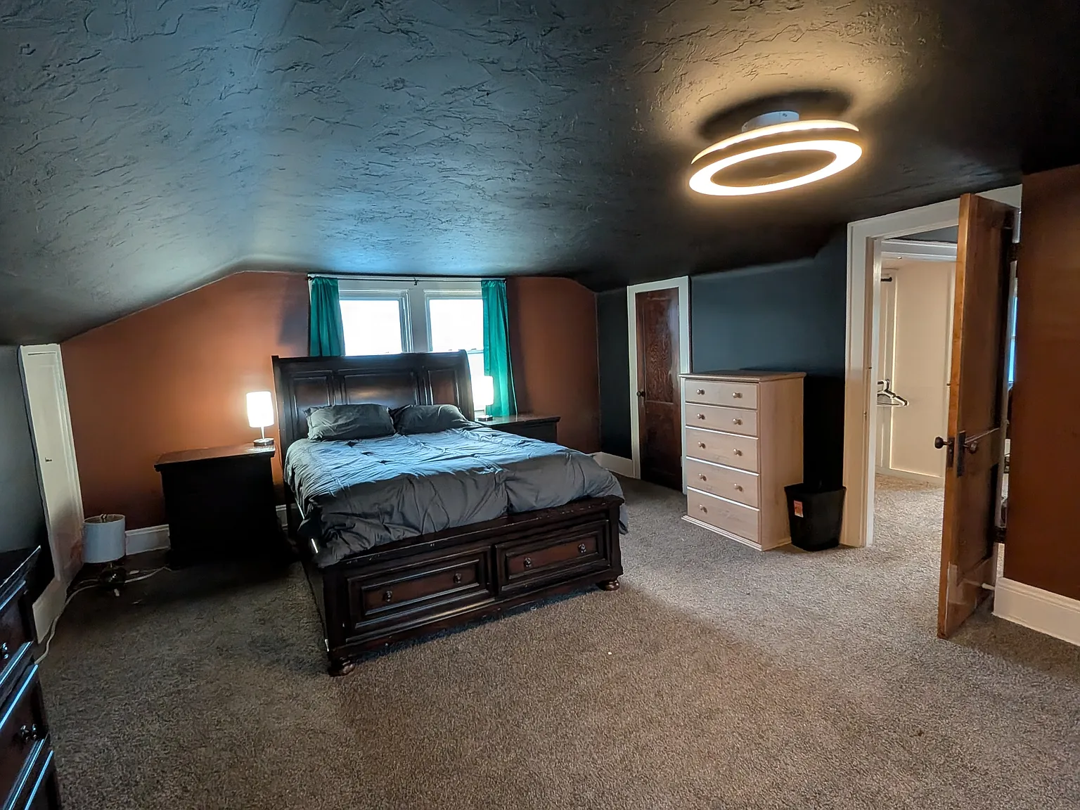3 bed, $2,600 — Photo 2