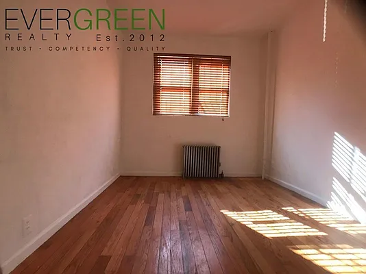 Rented by Evergreen Apartments BK | media 14