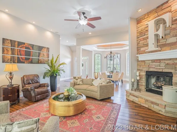 814 Anemone Rd, Lake Ozark, MO 65049