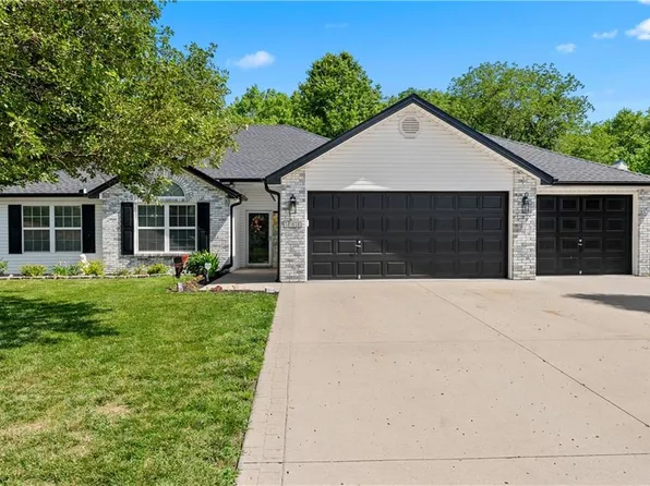 1910 NW Willow Dr, Grain Valley, MO 64029