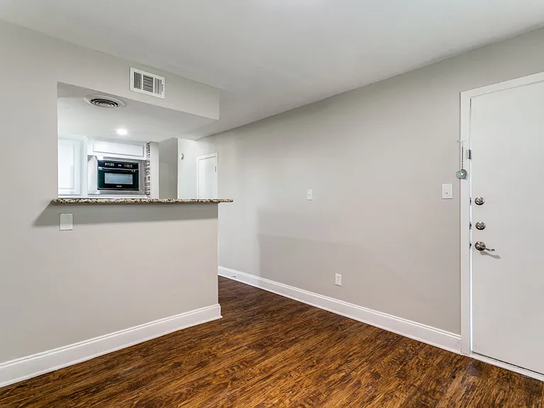 4023 N Hall St #206 — Photo 7