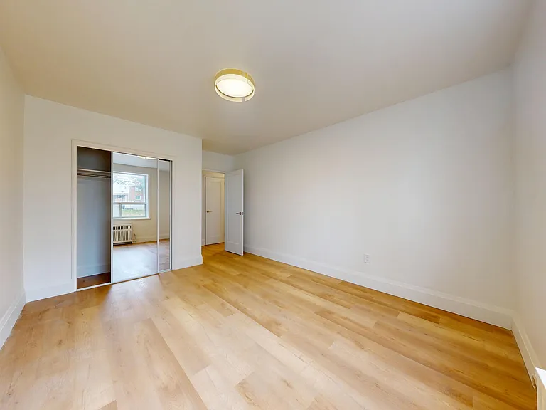 1 Marquette Ave — Photo 45