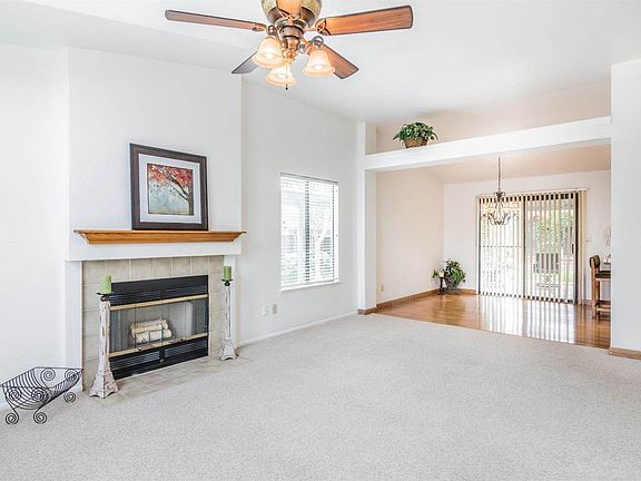 5th image of 319 Larkspur Dr