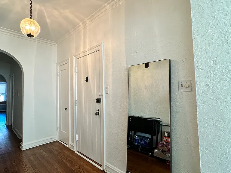 2054 W Farwell Ave #2 — Photo 4