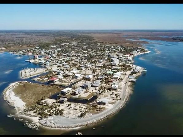 265 W 7th Ave, Horseshoe Beach, FL 32648