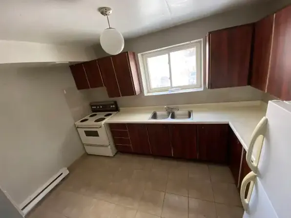 69 Permilla St #1A, Saint Catharines, ON L2S 2G4