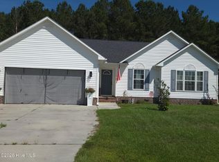 311 Springcreek Ct, Hubert, NC 28539