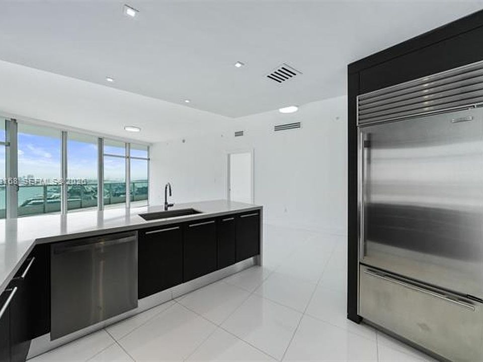 1st image of 900 Biscayne Blvd APT 4006