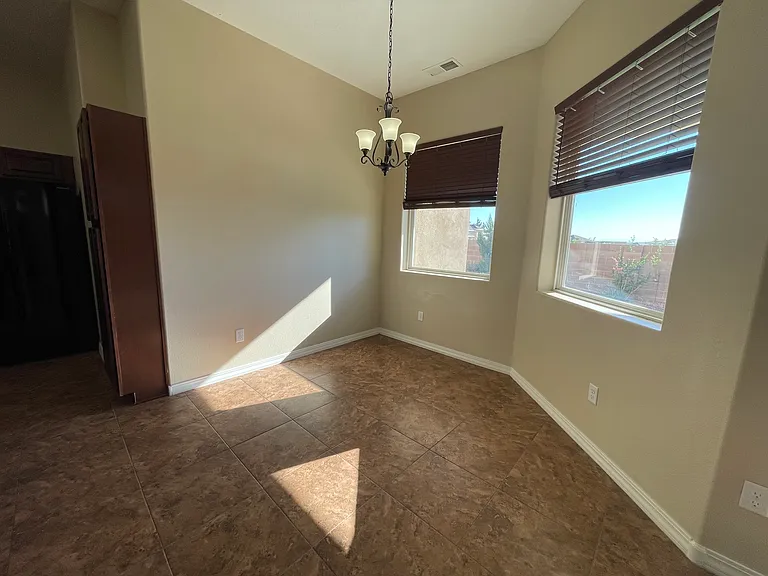 529 Minturn Ct NE — Photo 7