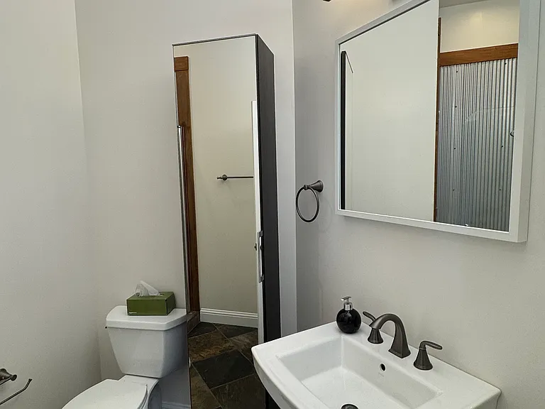 1st bathroom - Angle 2