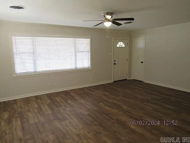 3 bed, 1.5 bath, 1408 sqft, $1,425 — Photo 3