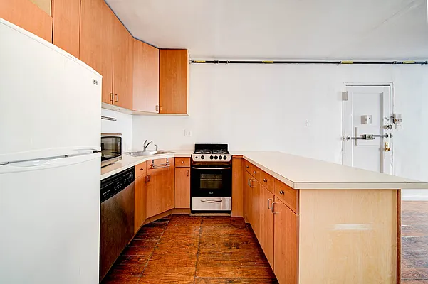 Rented by R New York | media 8