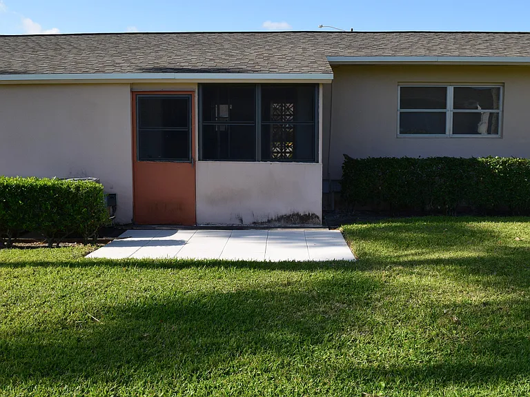 2747 Dudley Dr E #D — Photo 27