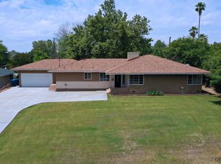 1622 Country Club Dr, Bakersfield, CA