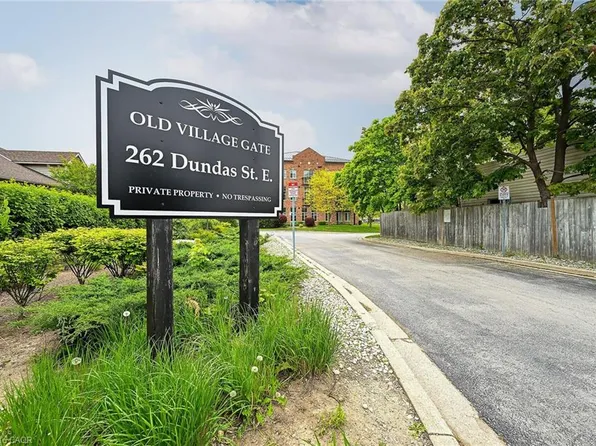 262 Dundas St E #315, Hamilton, ON L8B 1A9