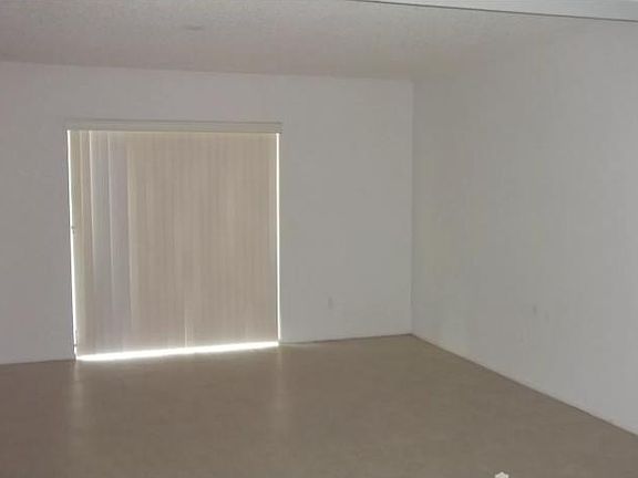 4th image of 155 Ivy Ln APT C