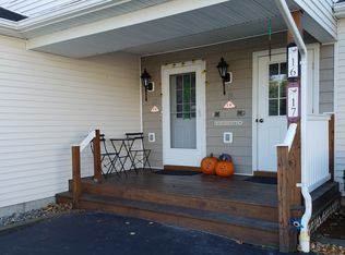 17 Cardinal Cir, Saint Albans, VT 05478