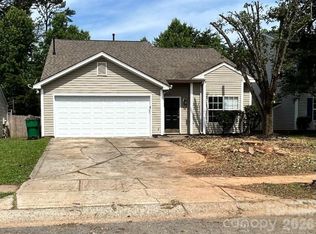 821 Lakehill Rd, Charlotte, NC 28214