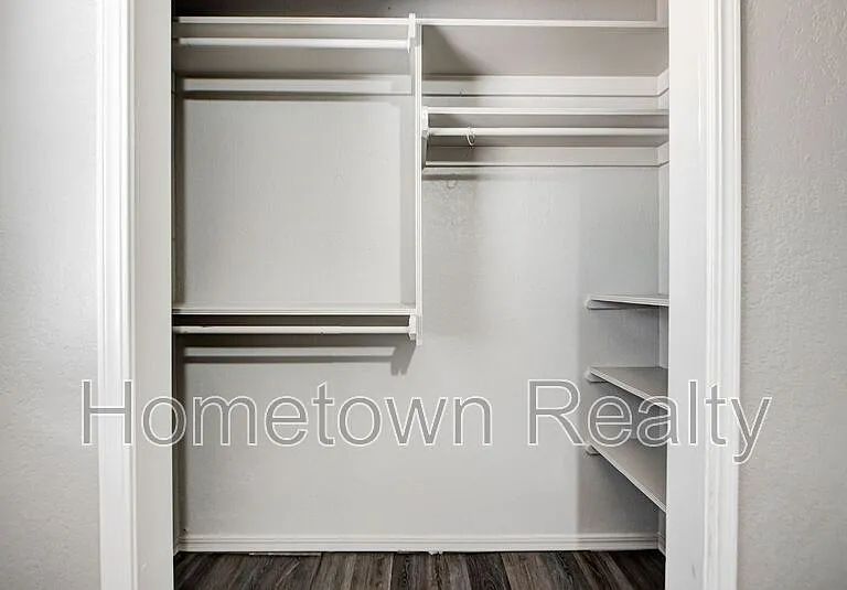 1713 Hillcrest Dr — Photo 23