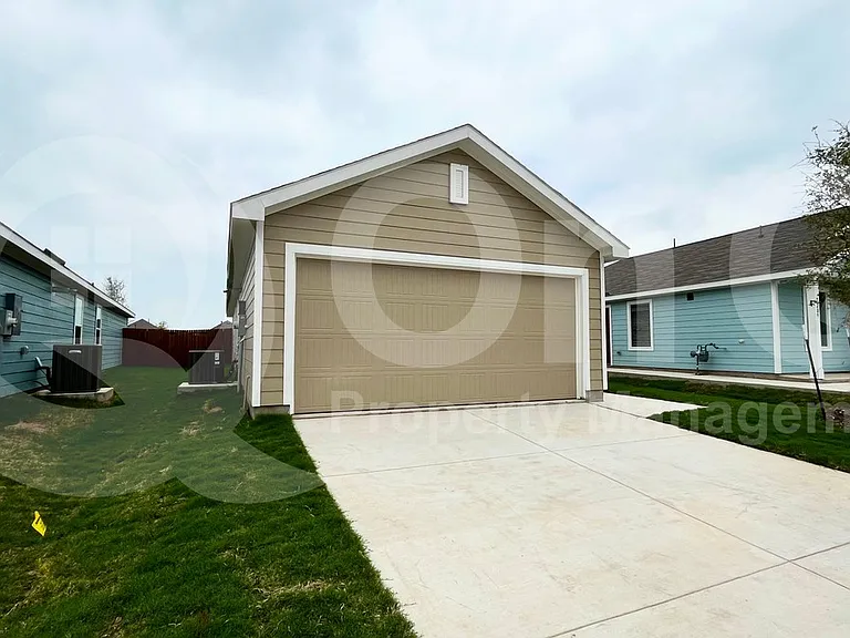 7205 Gray Wolf Ln — Photo 2