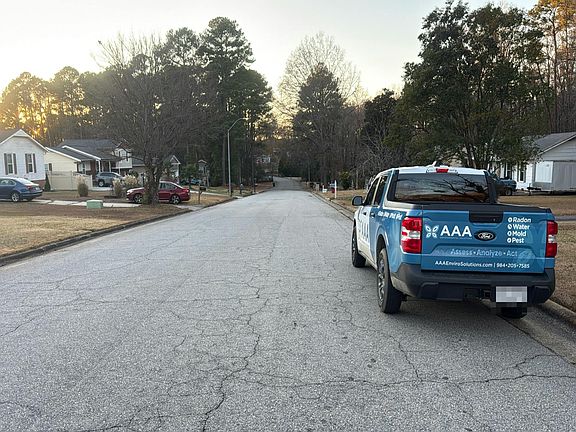 5th image of 610 Atchison St