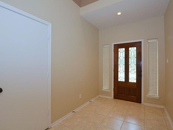 4th image of 1523 Stone Canyon Dr