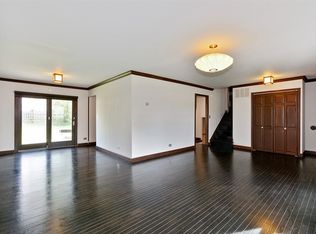 89 Foxcroft Rd, Naperville, IL 60565