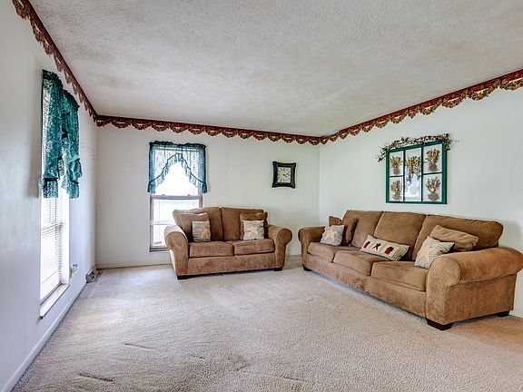 5th image of 6908 Greenbrook Dr